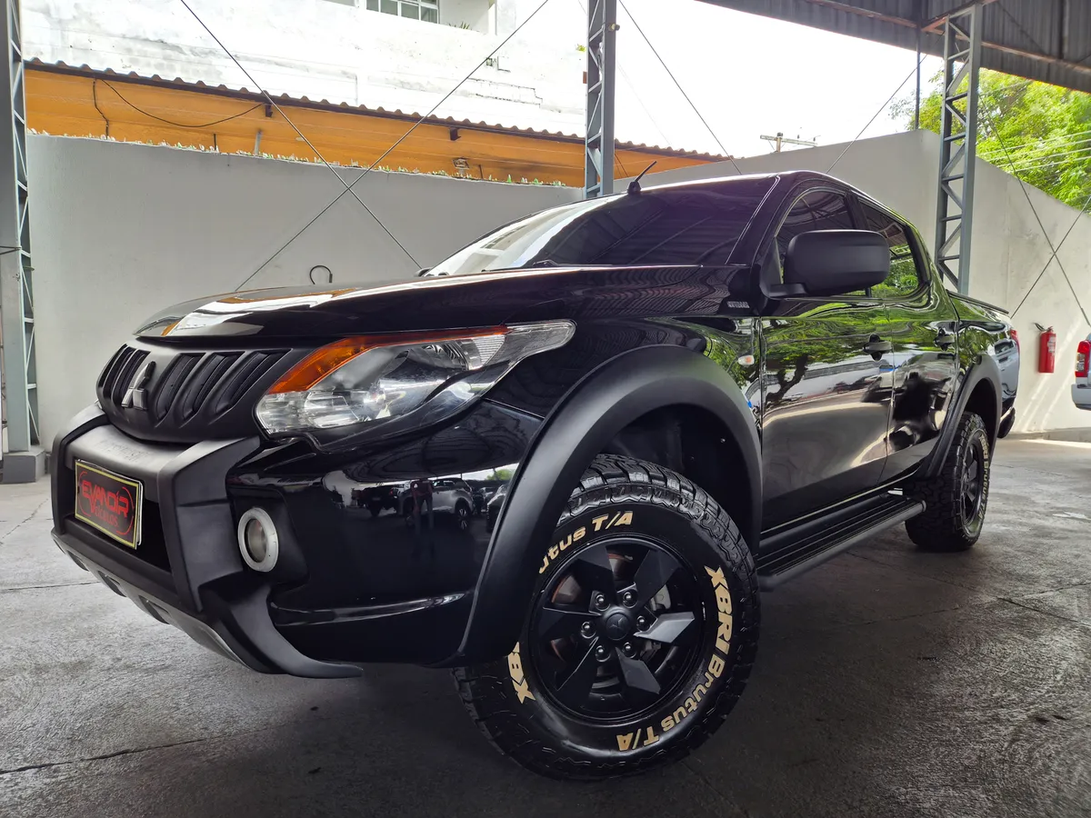 L200 TRITON SPORT OUTDOOR GLS 2.4 4X4 AUT. DIESEL LIBERADA 2021/2022