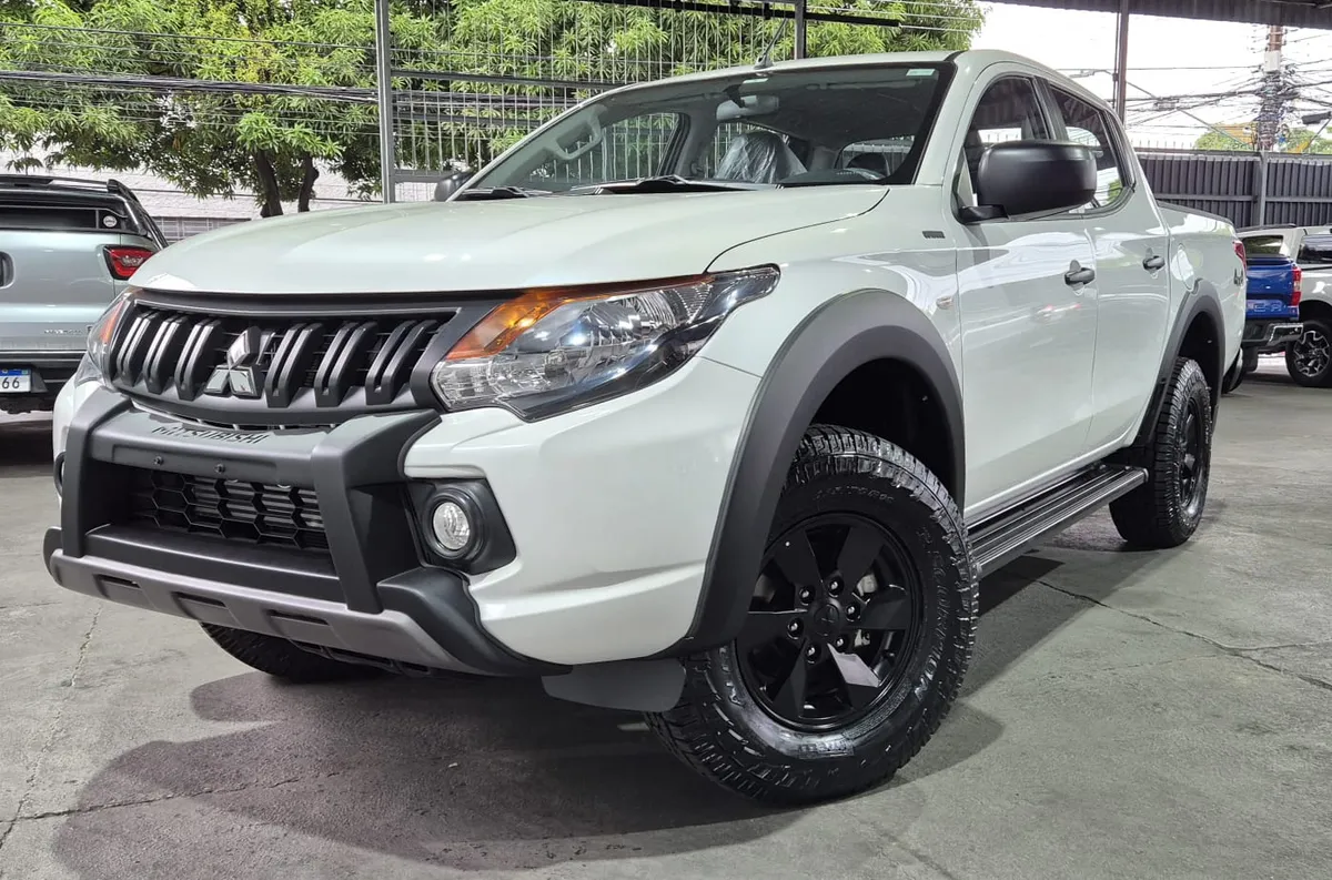 L200 TRITON SPORT OUTDOOR GLX 2.4 4X4 MEC. 2025 0KM