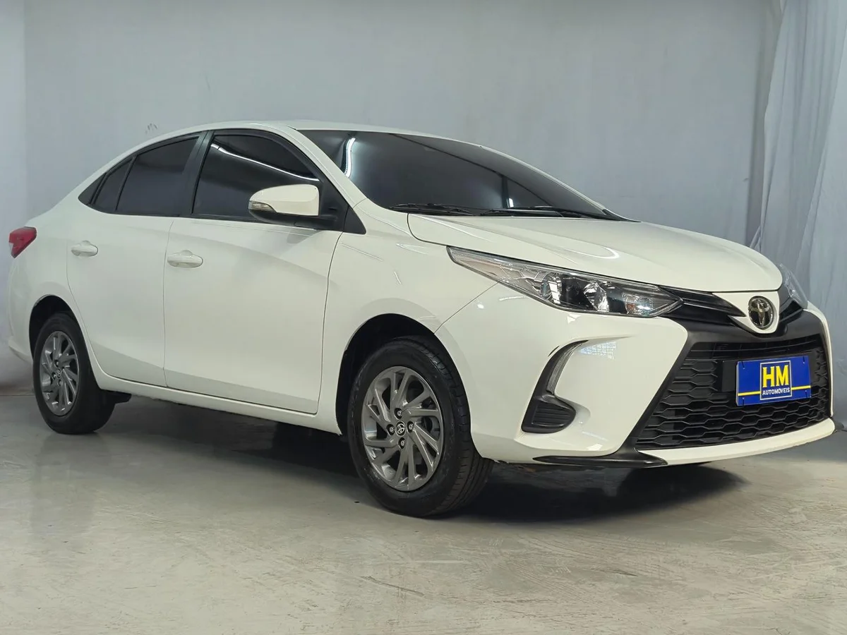 TOYOTA YARIS SD XS 15 AT 2024